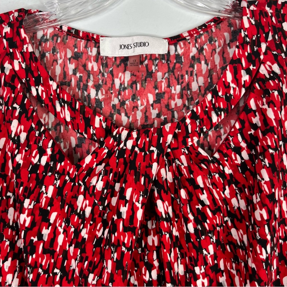 Jones Studio Top Women's 1X Red Black Abstract Keyhole Sleeveless Career Blouse - Picture 6 of 13